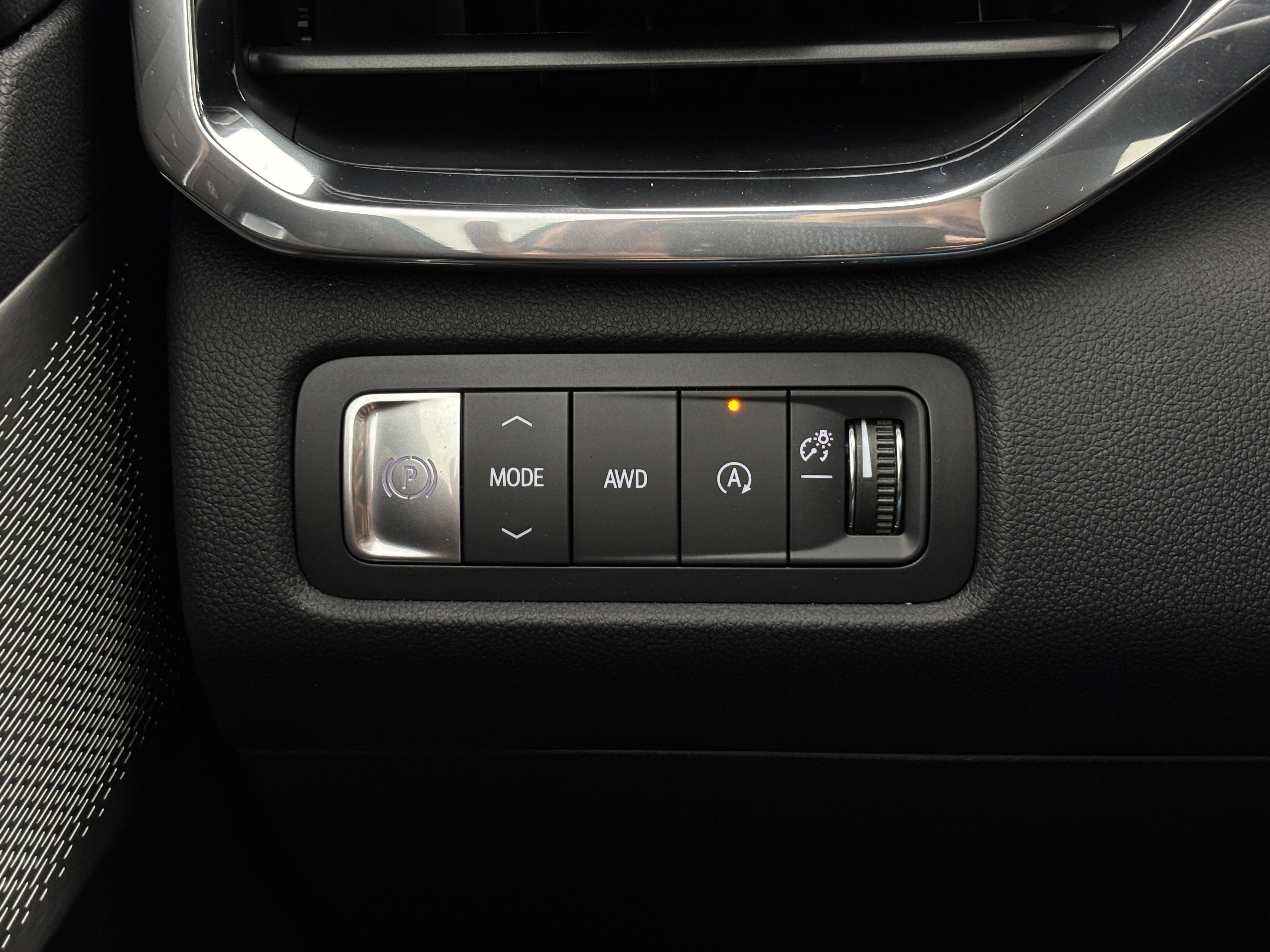New 2026 GMC Acadia Denali Ultimate w/ LPO, Floor Liner Package AWD/4WD image 26