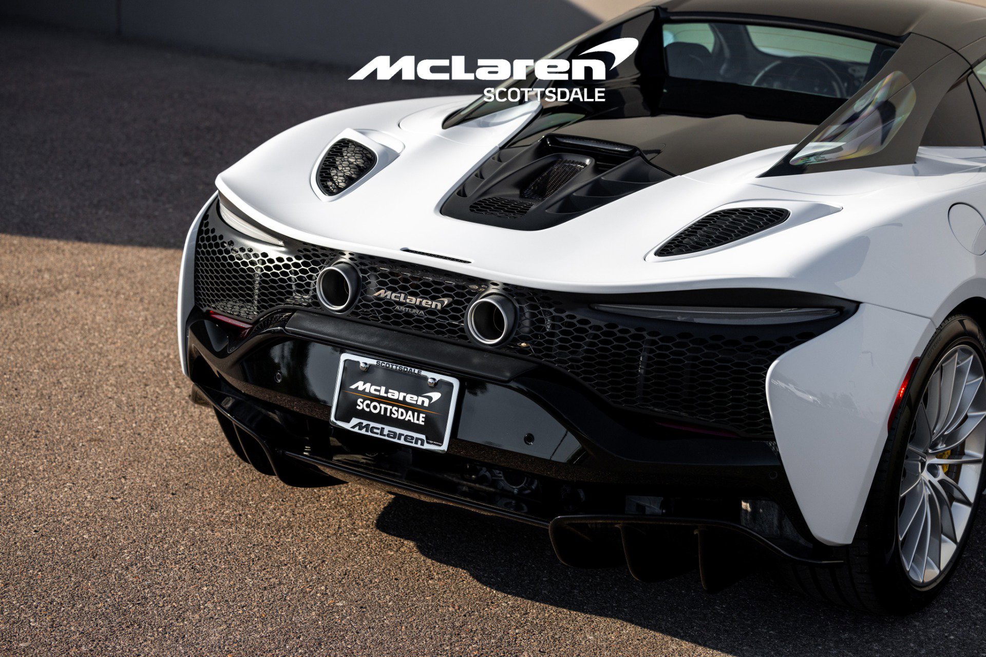 Used 2025 McLaren Artura Spider image 42