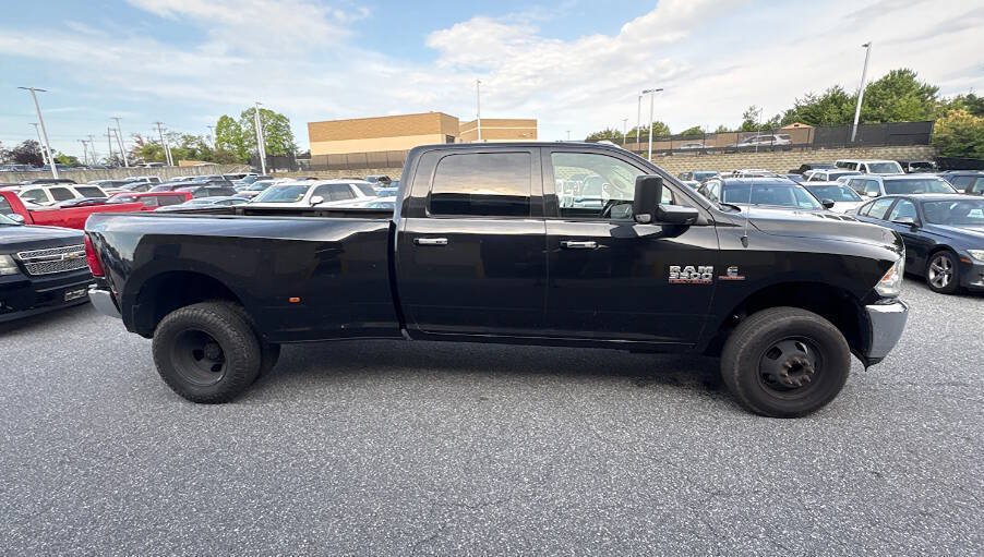 Used 2018 RAM 3500 SLT AWD/4WD image 30
