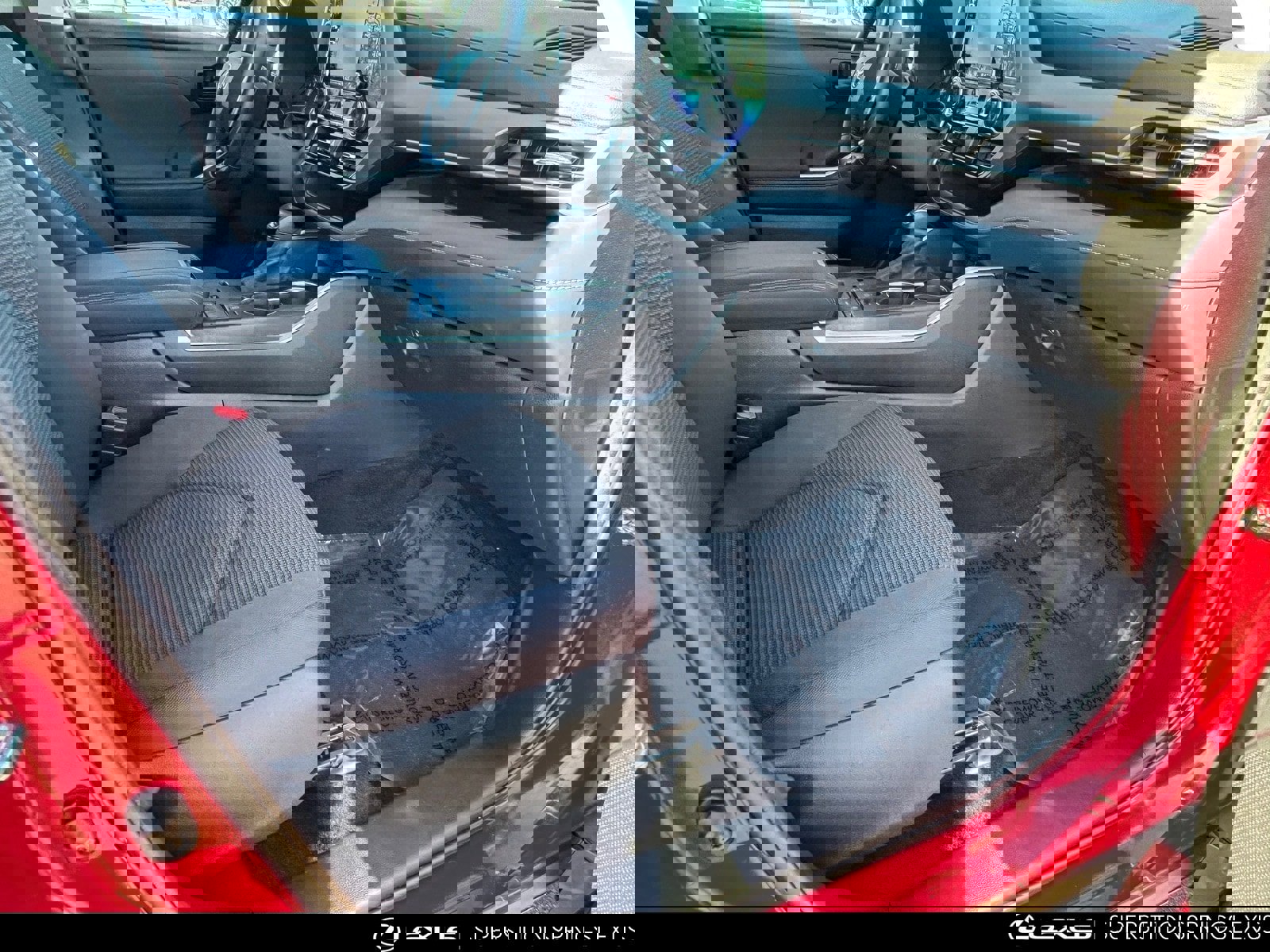 Used 2021 Toyota Highlander LE image 12