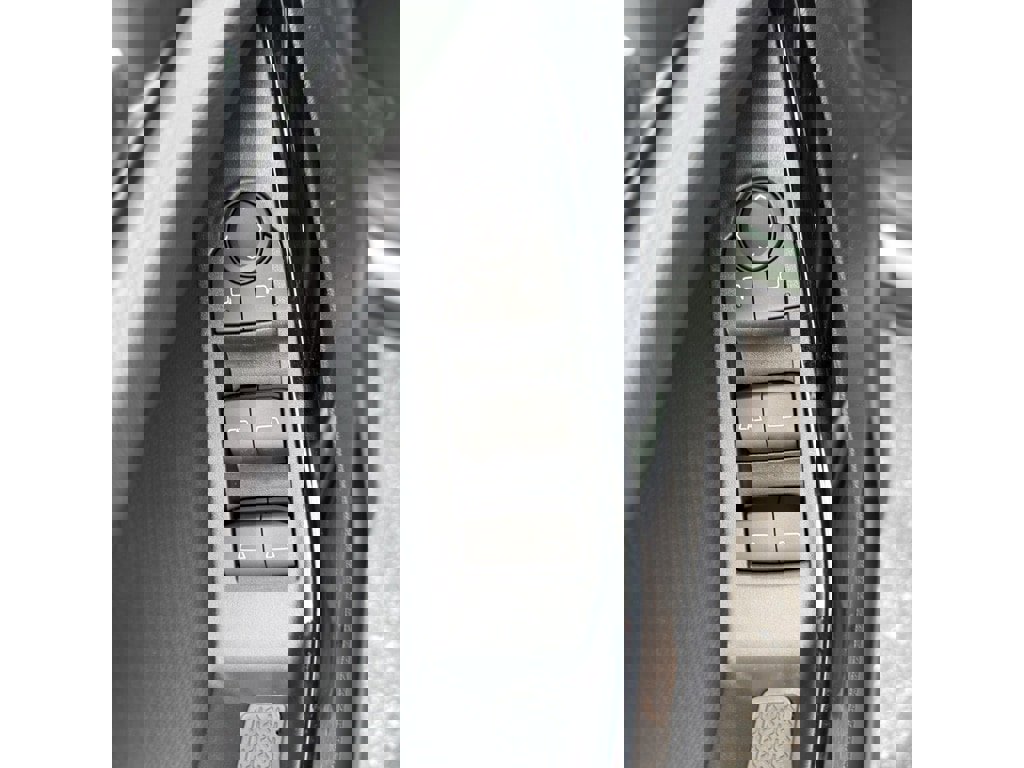 New 2026 Chevrolet Equinox LT w/ Convenience Package II image 7