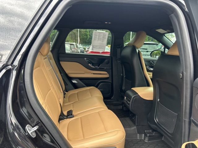 Used 2023 Lincoln Corsair Reserve w/ Jet Appearance Package FWD image 19