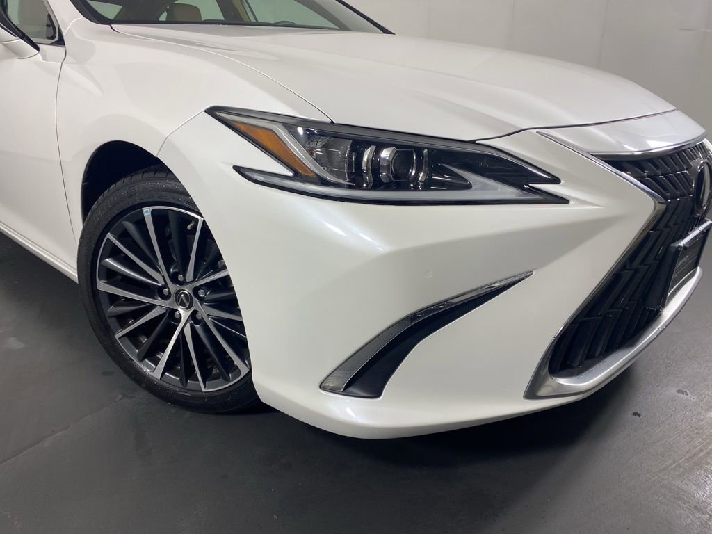 Certified 2023 Lexus ES 300h w/ Premium Package image 3