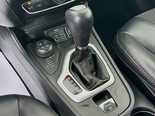 Used 2016 Jeep Cherokee Trailhawk image 17