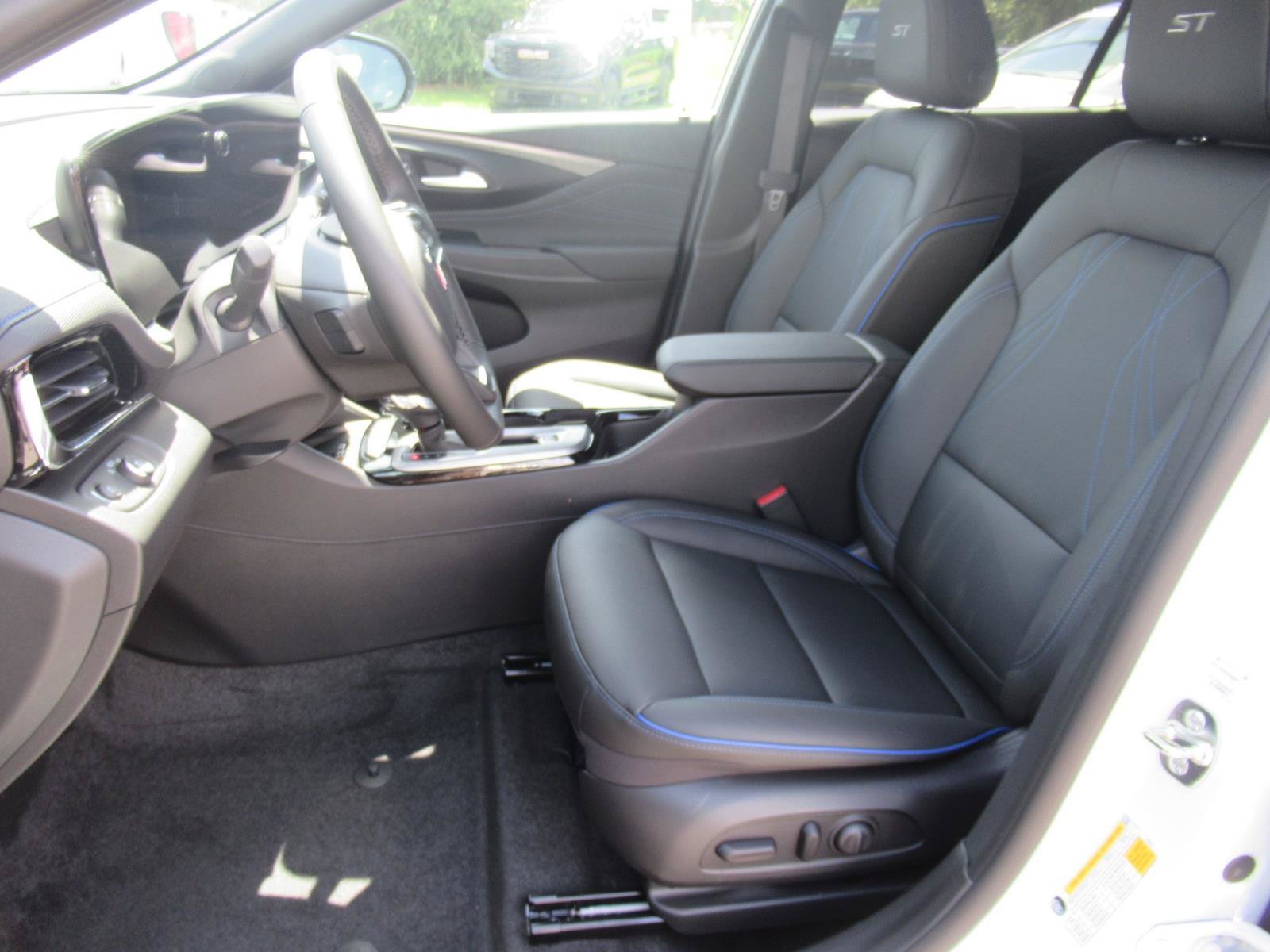 New 2026 Buick Envista Sport Touring w/ Convenience I Package FWD image 18