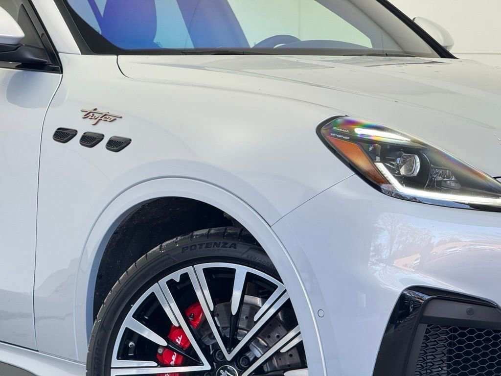Used 2024 Maserati Grecale Trofeo image 36