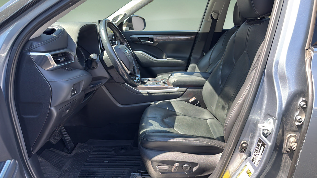 Used 2021 Toyota Highlander Limited AWD/4WD image 11