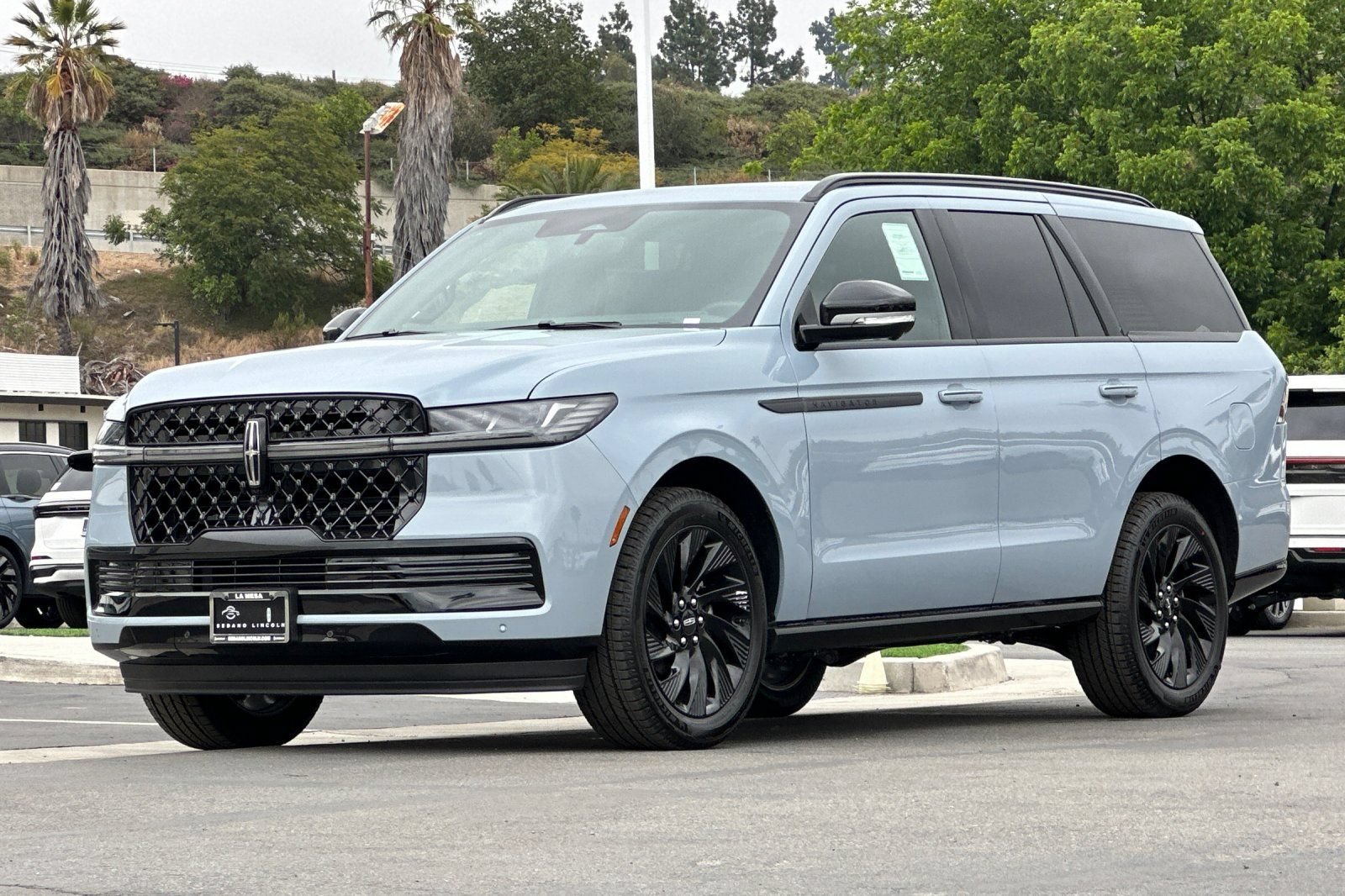 New 2026 Lincoln Navigator Reserve w/ Jet Appearance Package AWD/4WD image 7