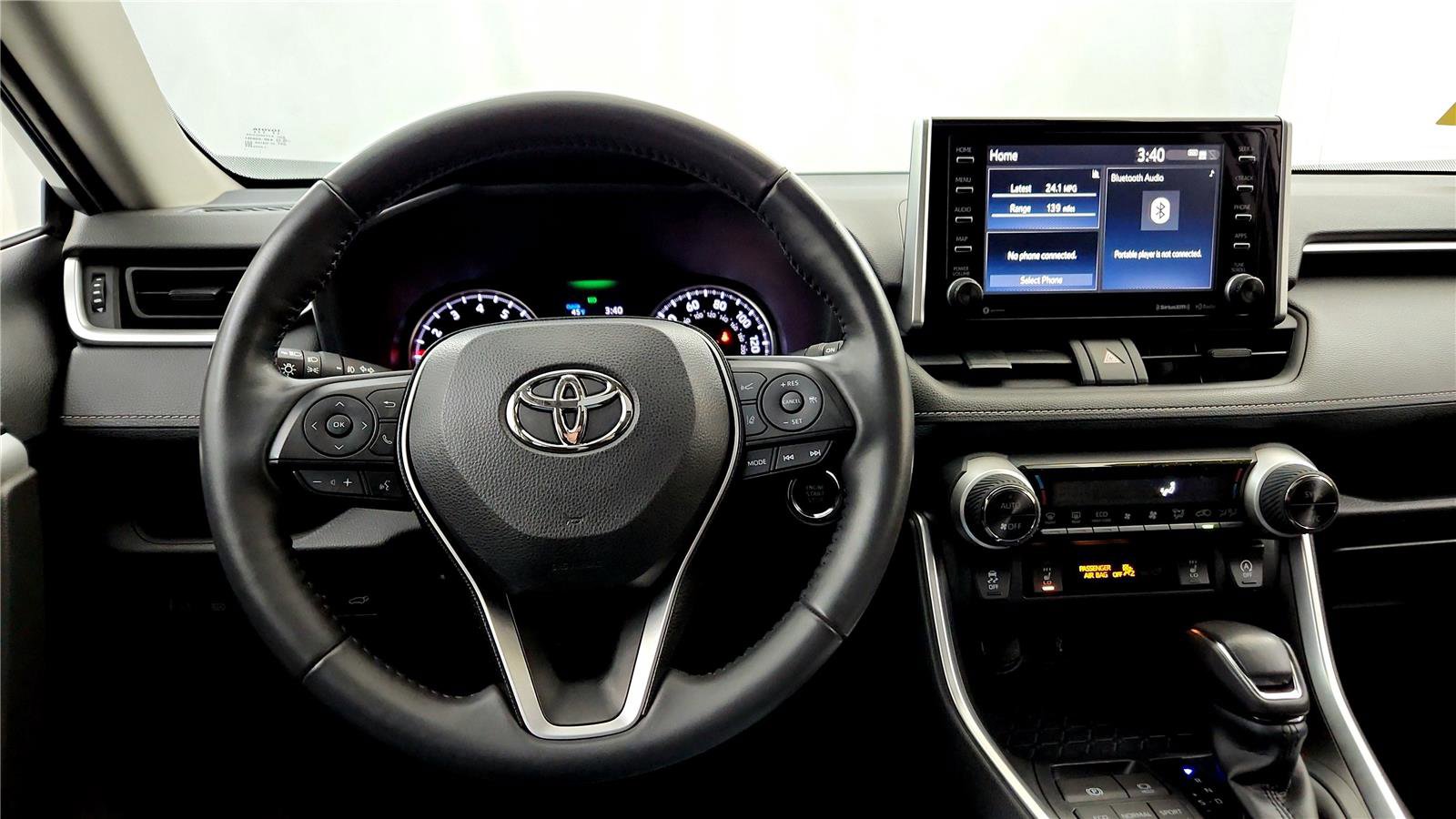 Used 2020 Toyota RAV4 XLE w/ Convenience Package image 27