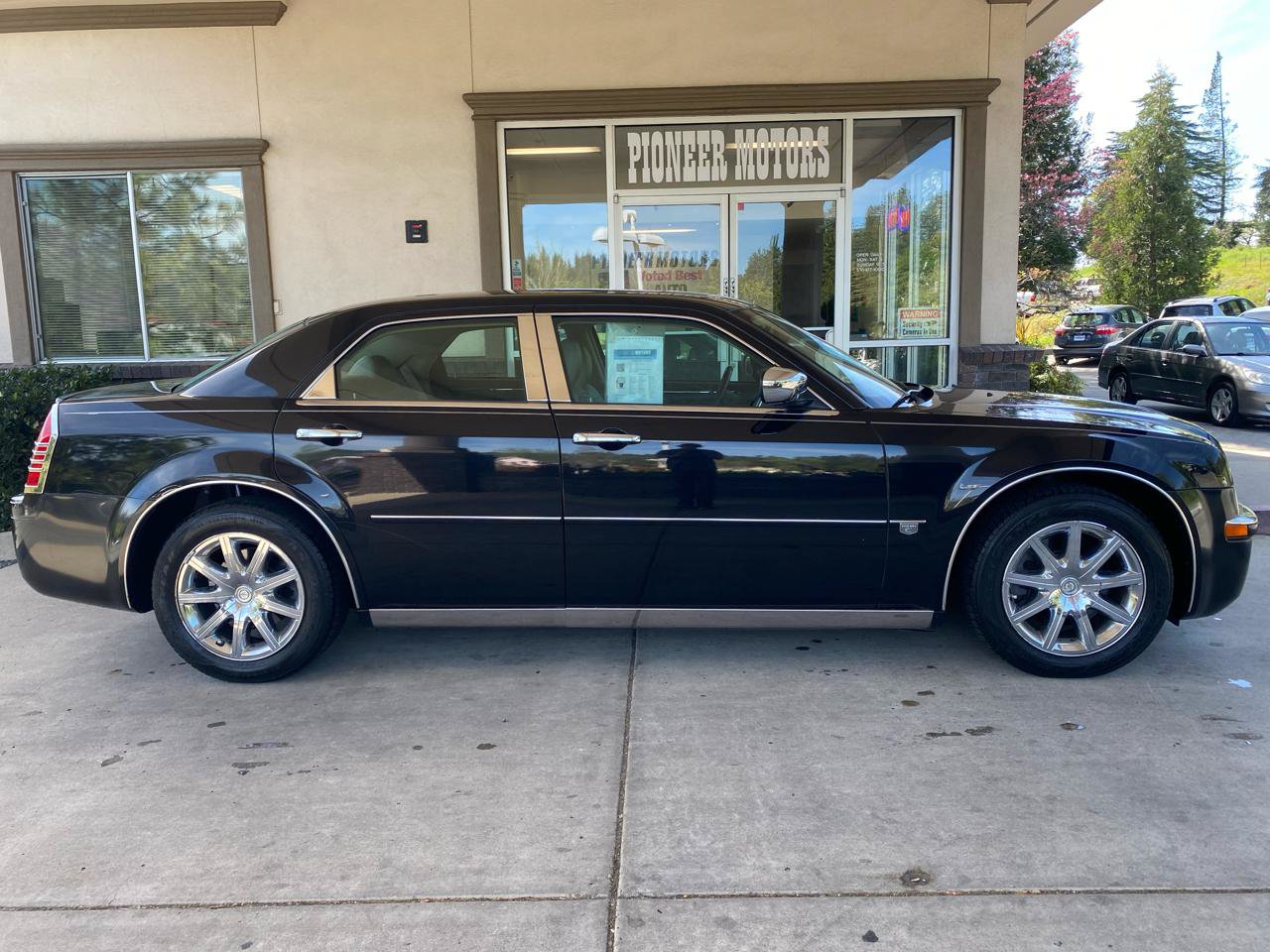 Used 2007 Chrysler 300 C RWD image 6