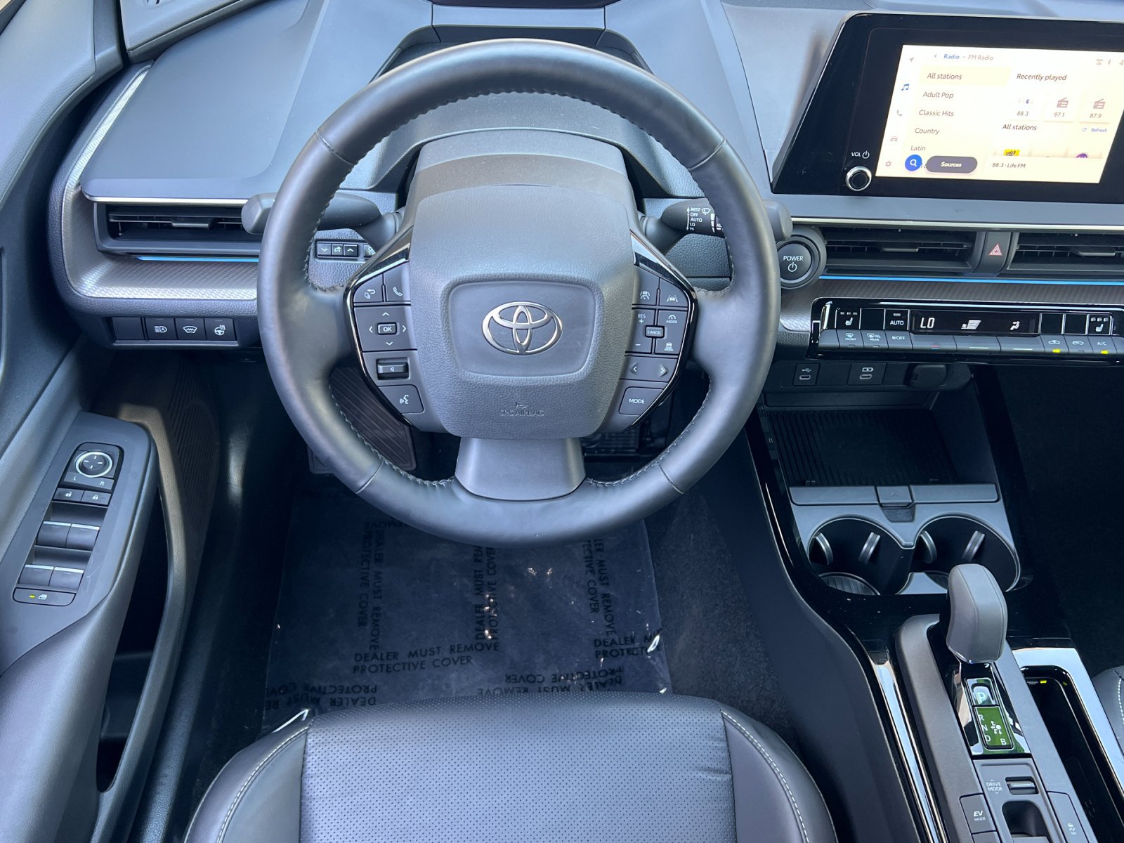 Used 2024 Toyota Prius XLE FWD image 14