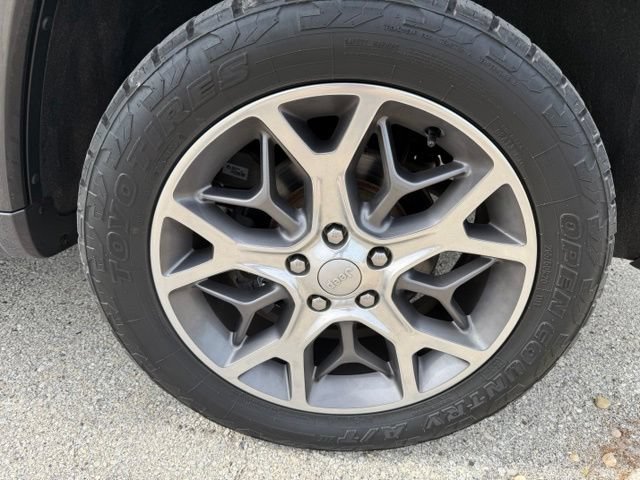 Used 2020 Jeep Grand Cherokee Overland AWD/4WD image 9