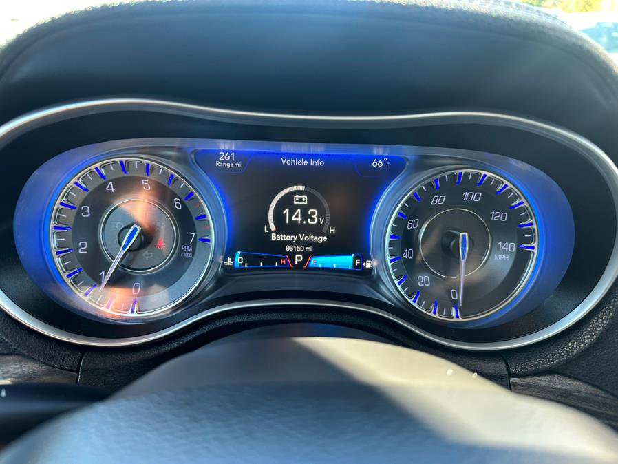 Used 2017 Chrysler 300 Limited w/ Value Package image 18