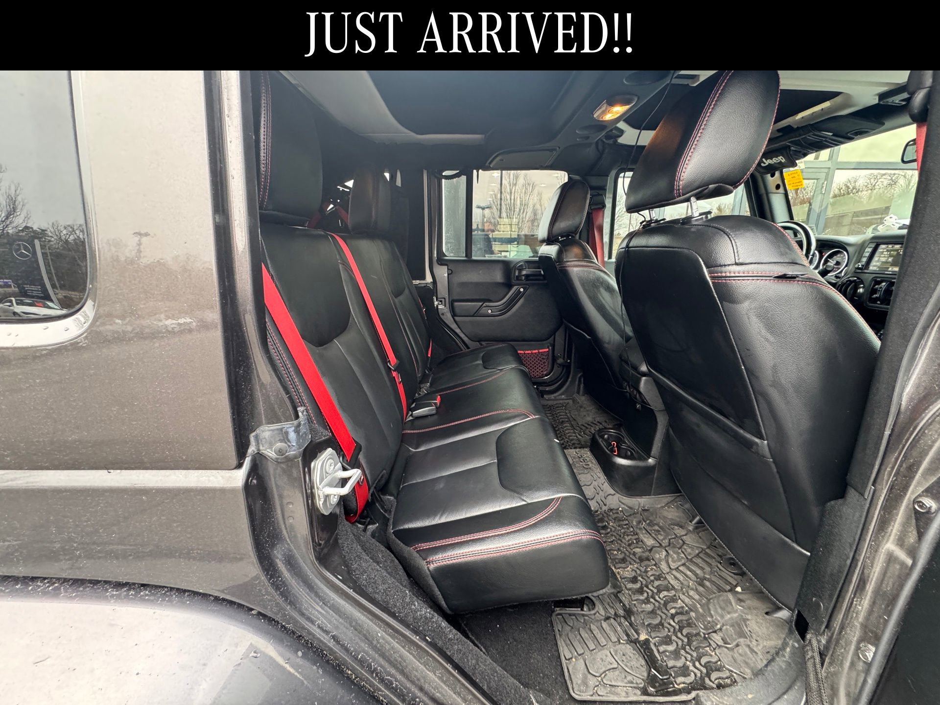 Used 2017 Jeep Wrangler Unlimited Rubicon image 11
