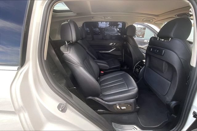 Used 2022 BMW X7 xDrive40i w/ Premium Package AWD/4WD image 25