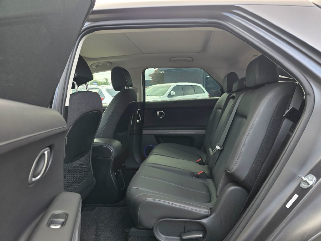 Used 2023 Hyundai Ioniq 5 Limited w/ Cargo Package RWD image 15