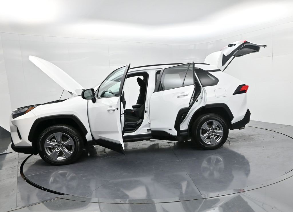 Used 2025 Toyota RAV4 LE image 68