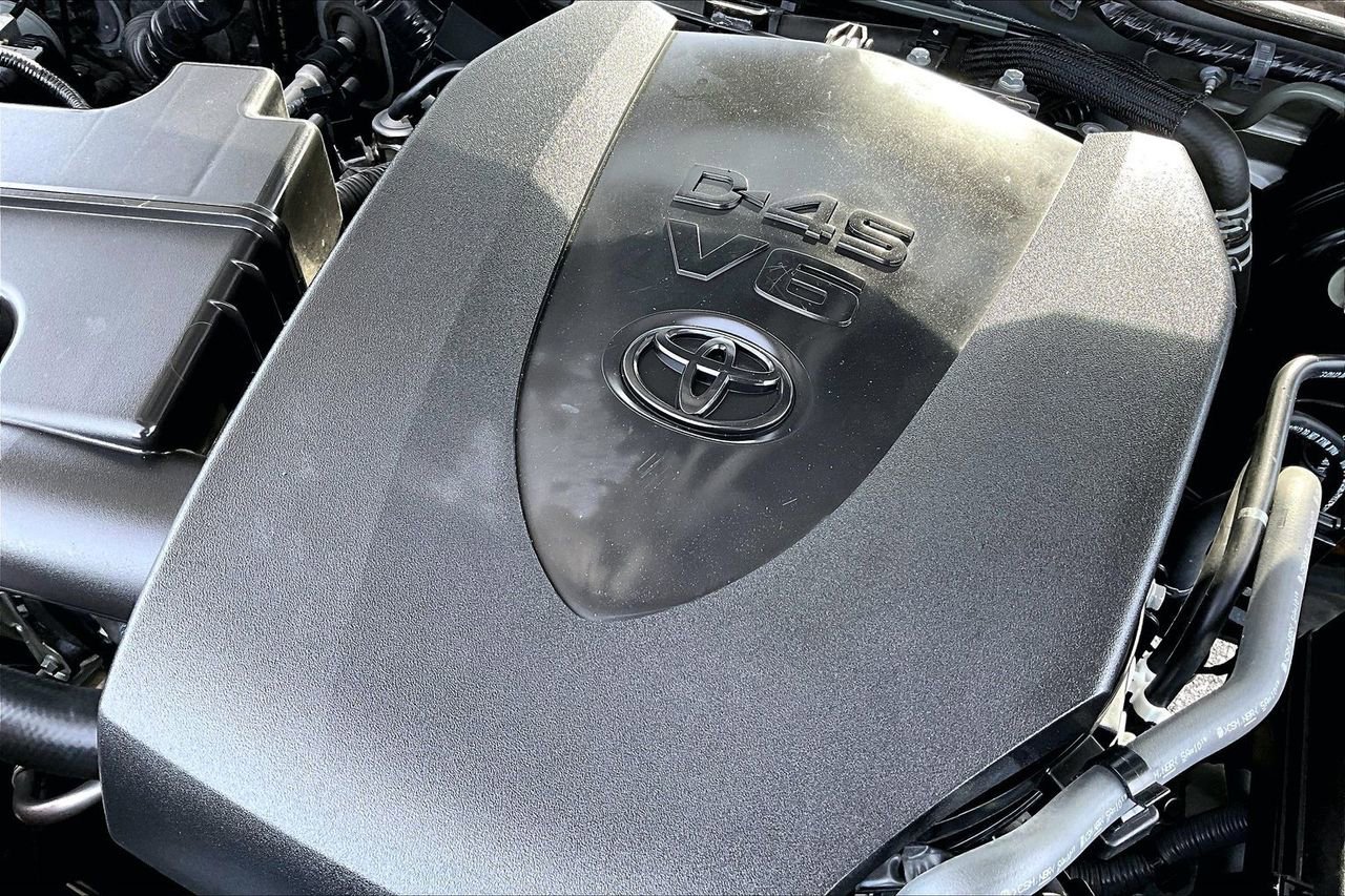 Used 2022 Toyota Tacoma SR5 image 32