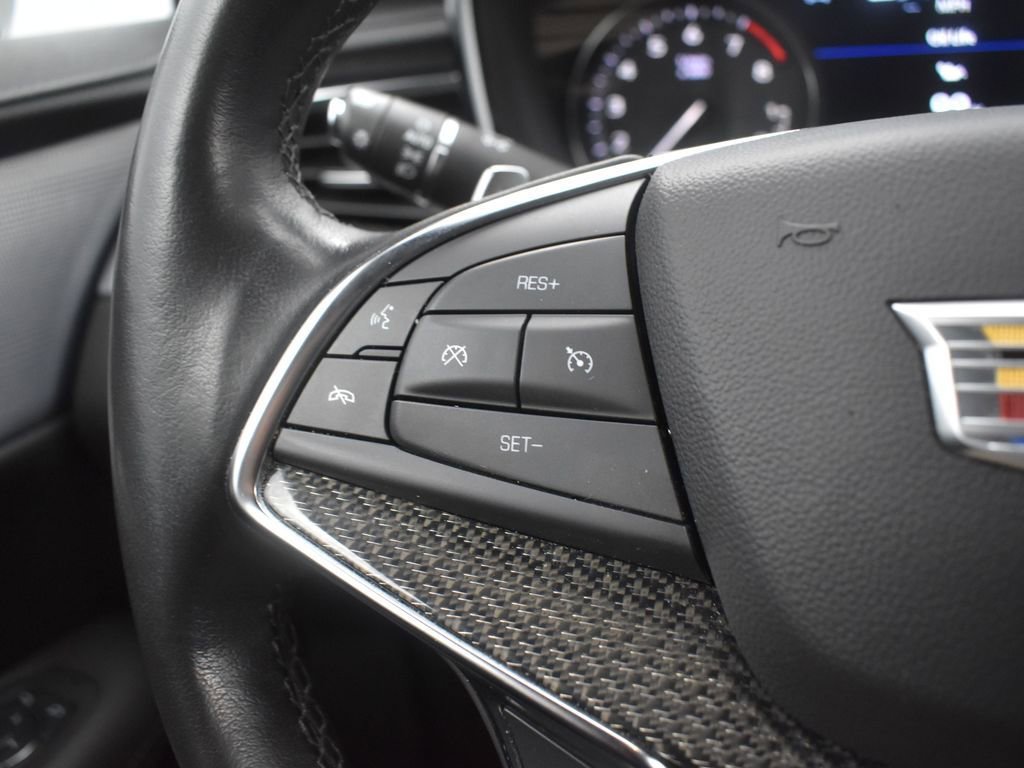 Used 2022 Cadillac XT5 Sportv w/ LPO, ONYX Package image 16