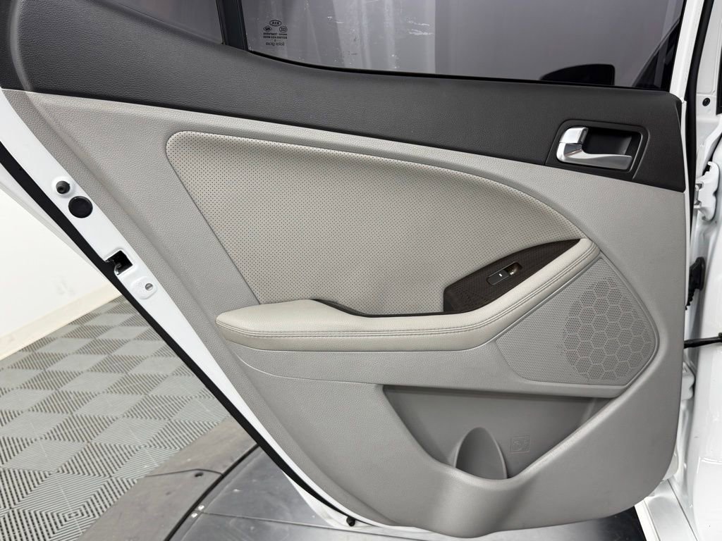 Used 2015 Kia Optima EX image 37