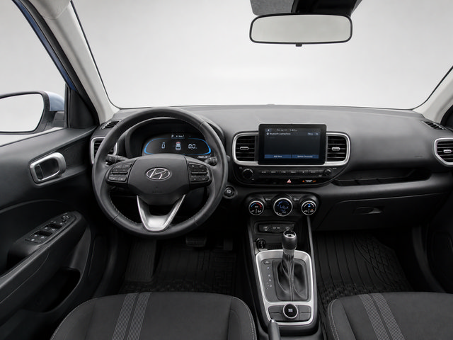 Used 2025 Hyundai Venue SEL FWD image 7