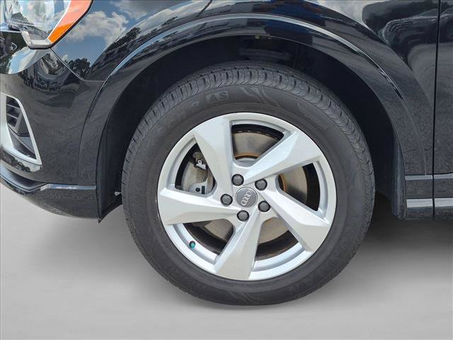 Used 2019 Audi Q3 2.0T Premium w/ Convenience Package AWD/4WD image 21