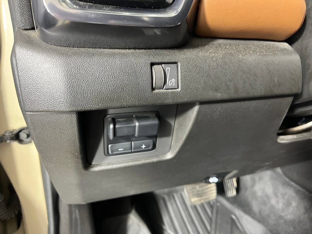 Certified 2023 GMC Canyon AT4 w/ AT4 Premium Package AWD/4WD image 29