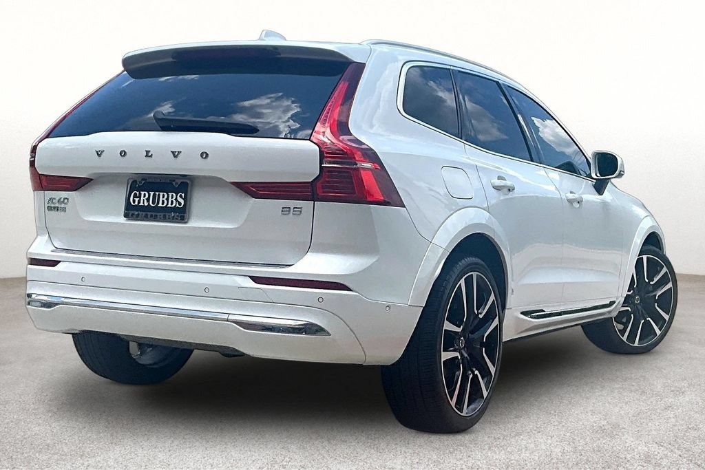 Used 2023 Volvo XC60 B5 Ultimate w/ Protection Package Premier FWD image 2
