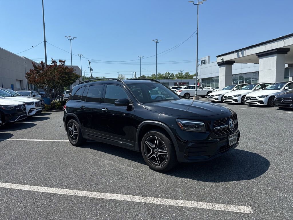 Certified 2024 Mercedes-Benz GLB 250 4MATIC w/ AMG Night Package image 3