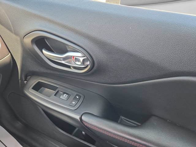 Used 2020 Jeep Cherokee Trailhawk AWD/4WD image 19
