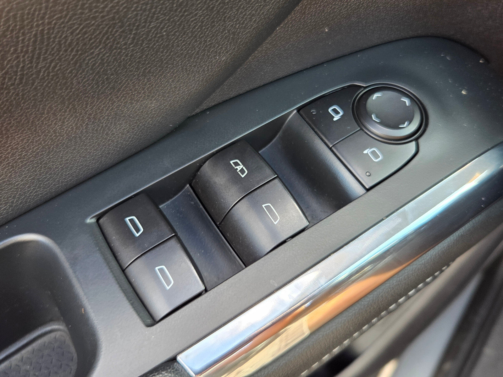 Certified 2025 Chevrolet Traverse LT w/ Midnight/Sport Edition FWD image 29