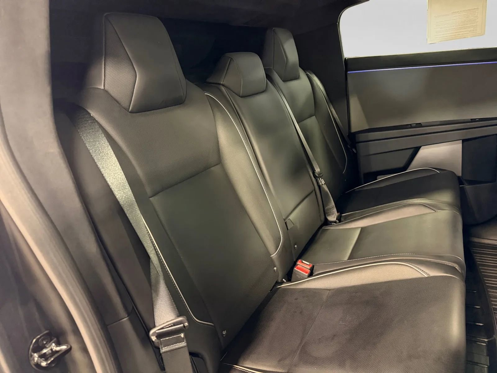 Used 2025 Tesla Cybertruck AWD Crew Cab image 22