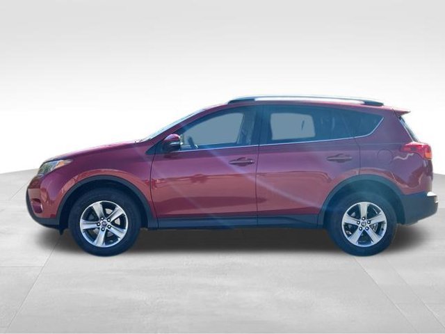 Used 2015 Toyota RAV4 XLE w/ Four Season Floor Mat Package AWD/4WD image 2