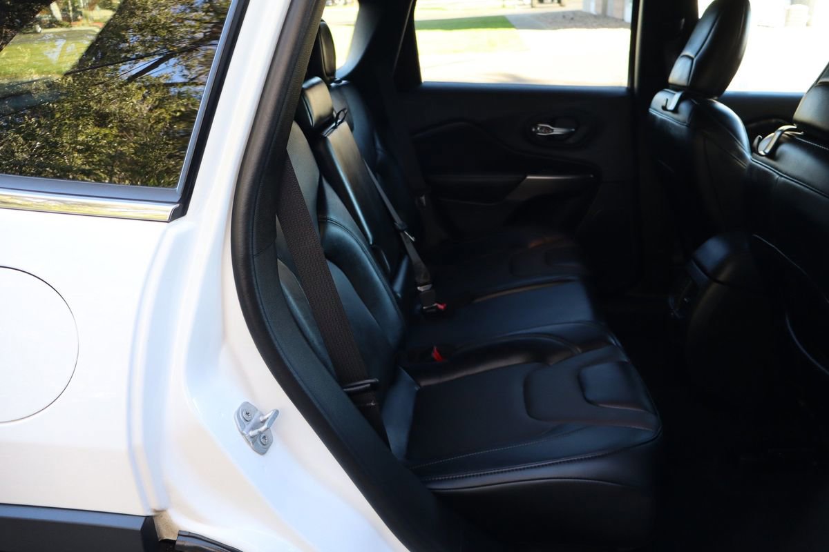 Used 2022 Jeep Cherokee Limited image 21