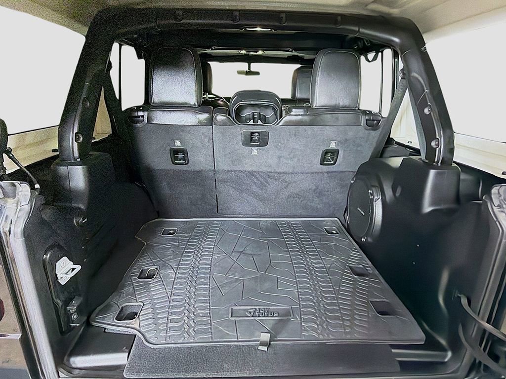 Used 2020 Jeep Wrangler Unlimited Sahara image 14