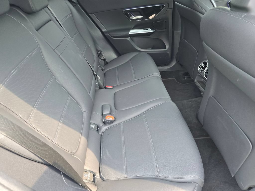 Used 2026 Mercedes-Benz GLC 300 4MATIC image 23