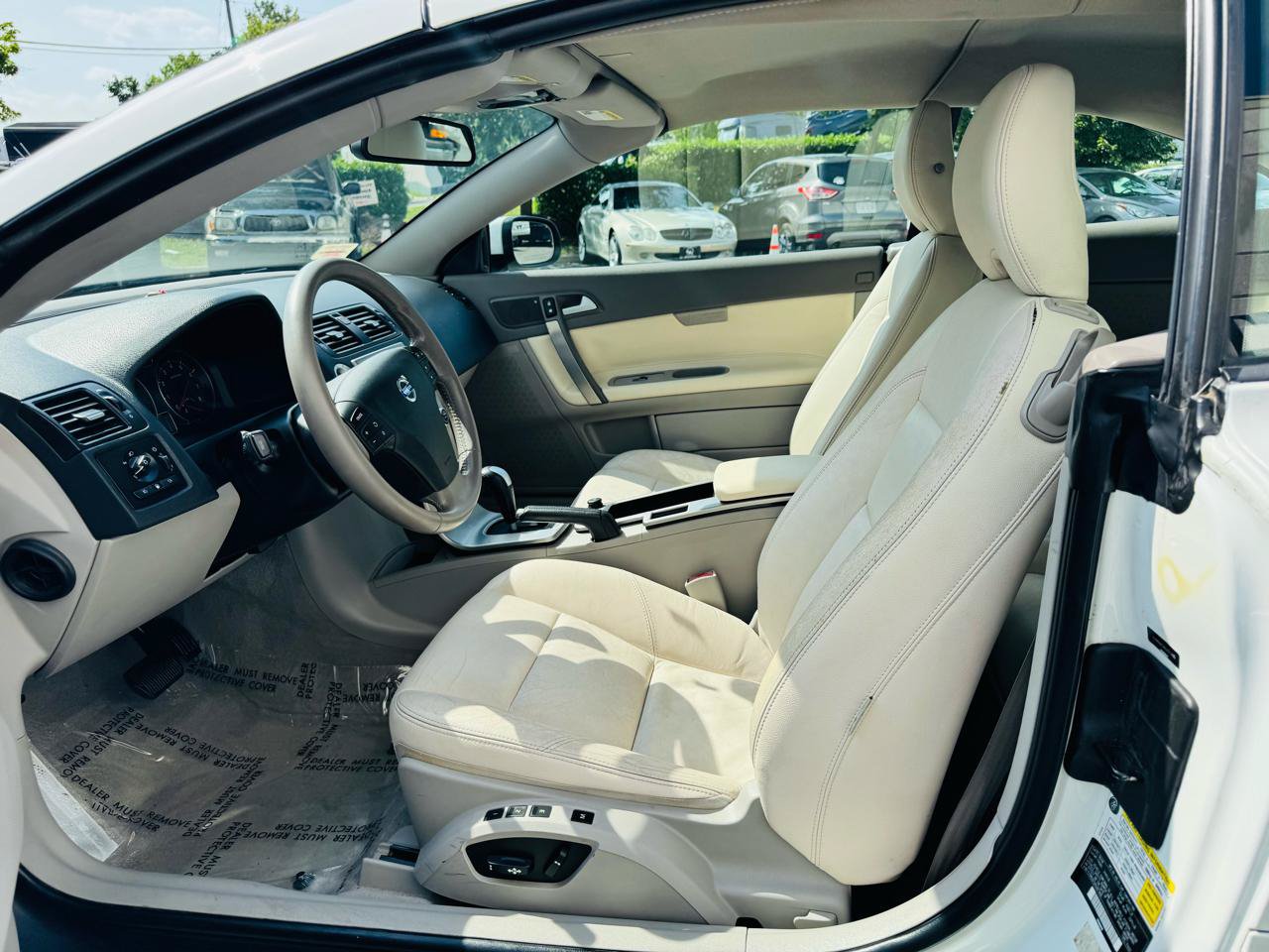 Used 2009 Volvo C70 T5 FWD image 16