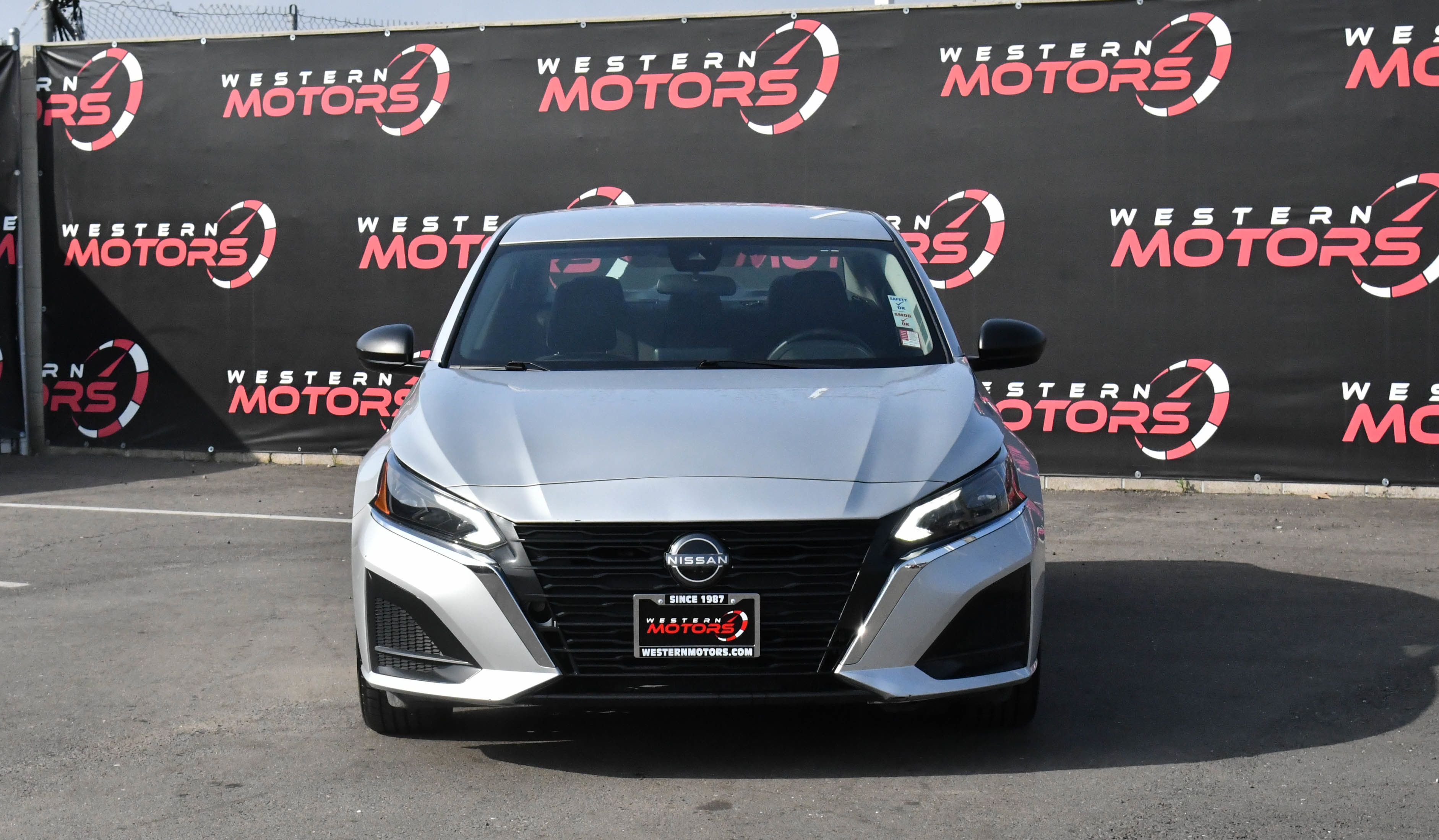 Used 2024 Nissan Altima 2.5 SV image 2