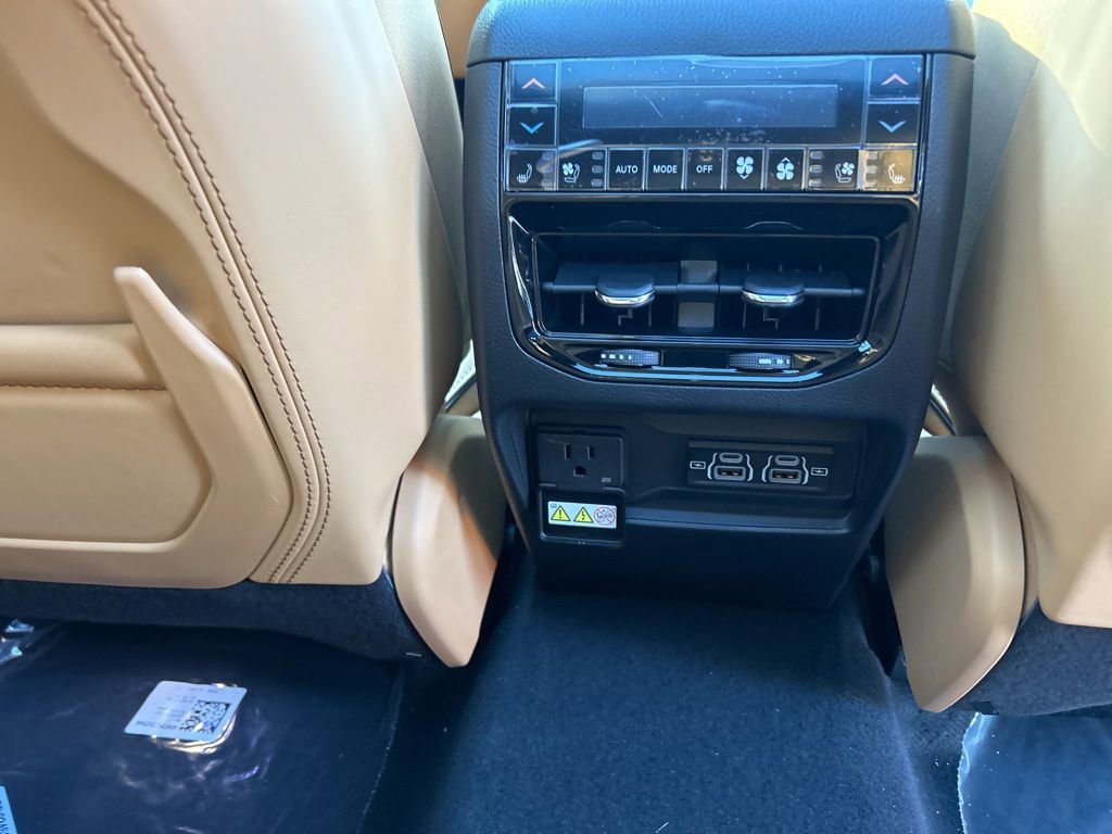 New 2025 Jeep Grand Cherokee Summit w/ Adv Protech Group IV image 28