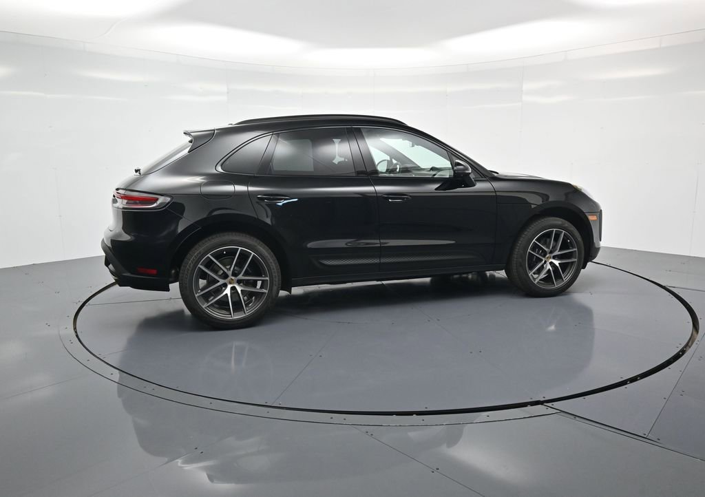 Certified 2026 Porsche Macan image 31