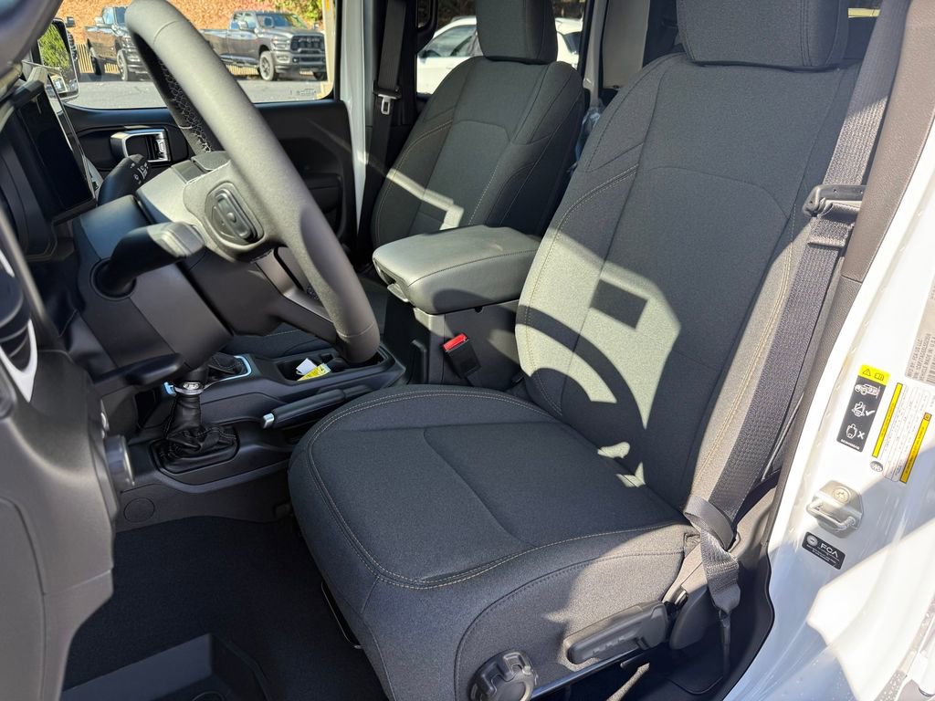 New 2025 Jeep Gladiator Sport image 15