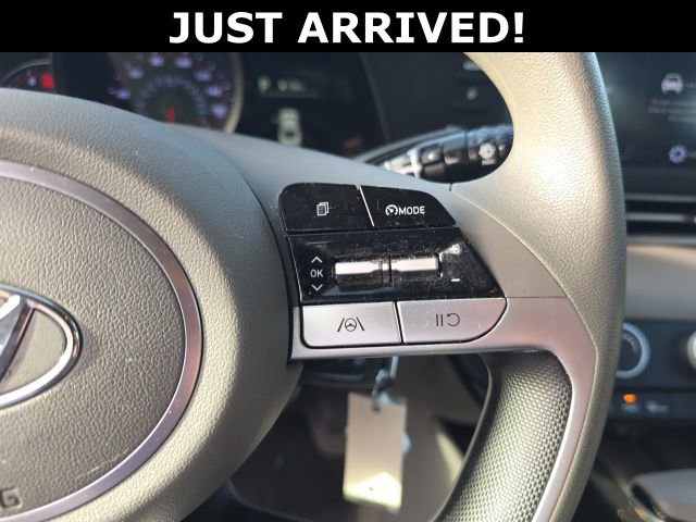 Certified 2022 Hyundai Elantra SE image 11