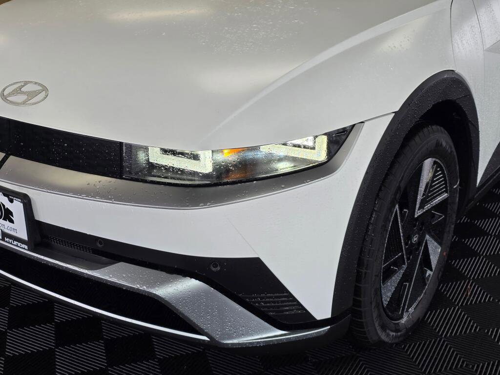 New 2025 Hyundai Ioniq 5 SEL image 10