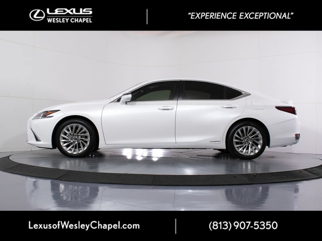 Used 2021 Lexus ES 300h Ultra Luxury w/ Accessory Package 2 FWD image 7