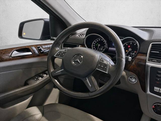 Used 2016 Mercedes-Benz GL 450 4MATIC image 24