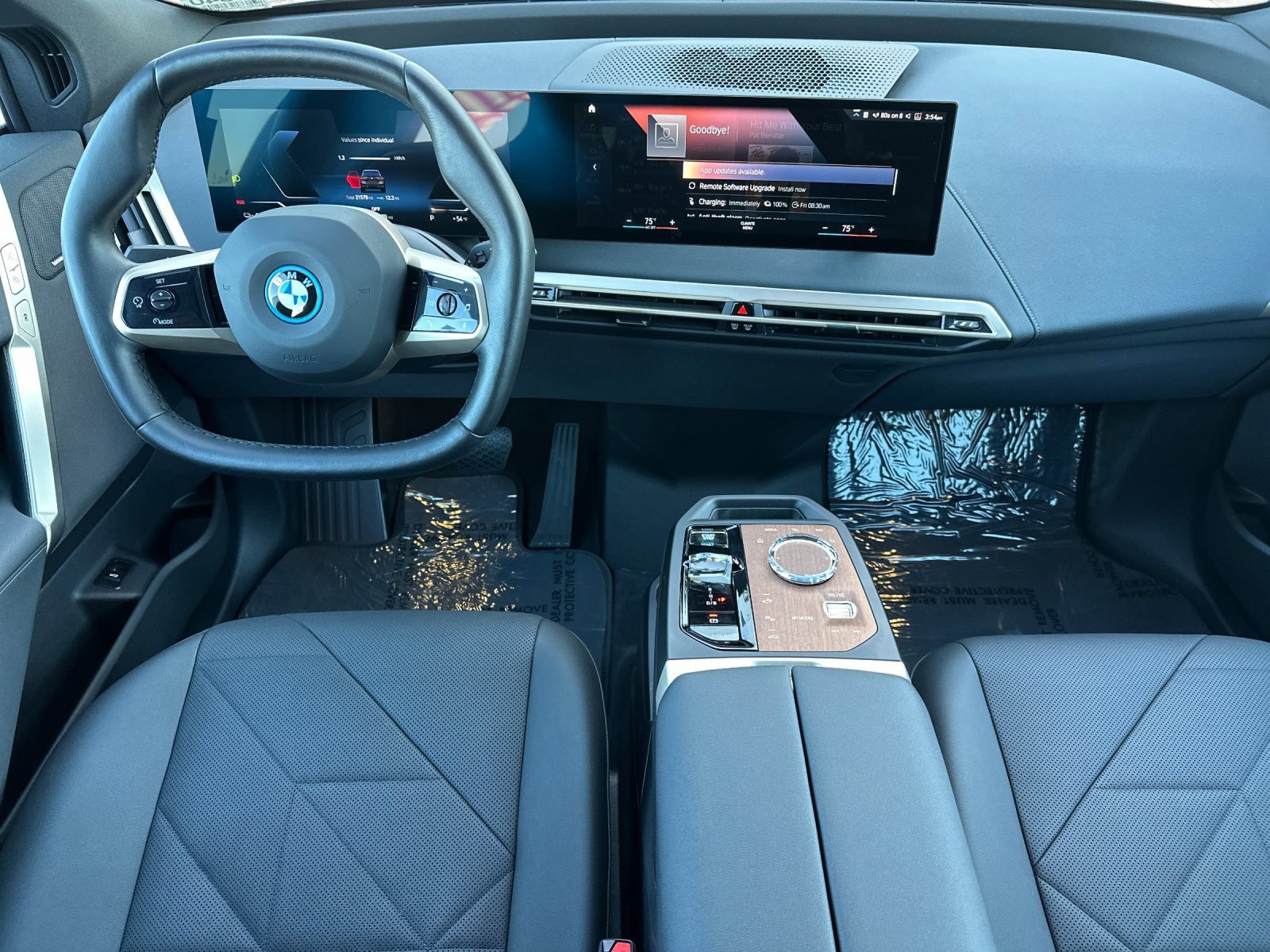 Used 2023 BMW iX xDrive50 w/ Premium Package image 13