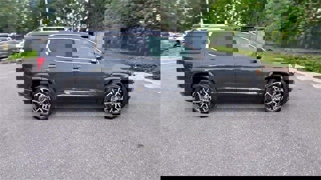 Used 2021 GMC Acadia Denali w/ Denali Technology Package image 45