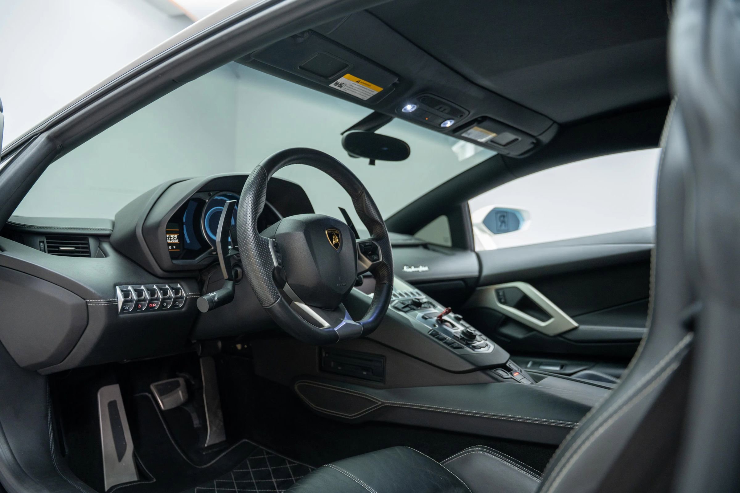 Used 2013 Lamborghini Aventador LP 700-4 image 2