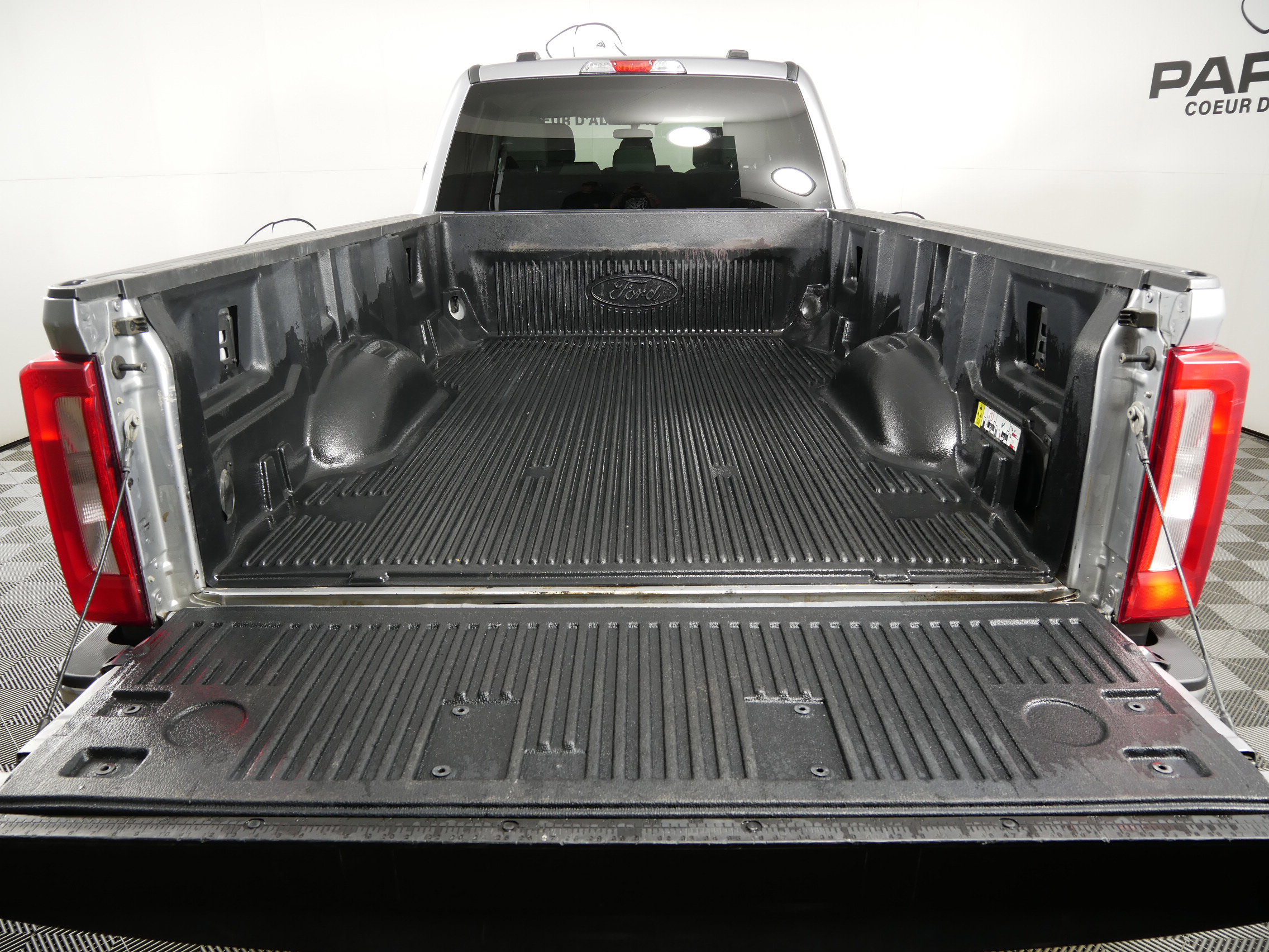 Used 2024 Ford F350 XLT AWD/4WD image 13