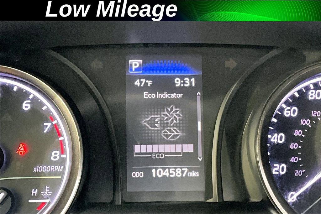 Used 2021 Toyota Camry SE video 2